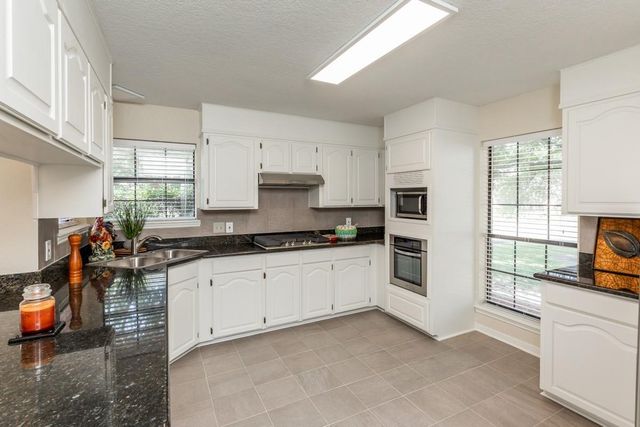 2605 Black Oak Drive, Orange, TX 77632