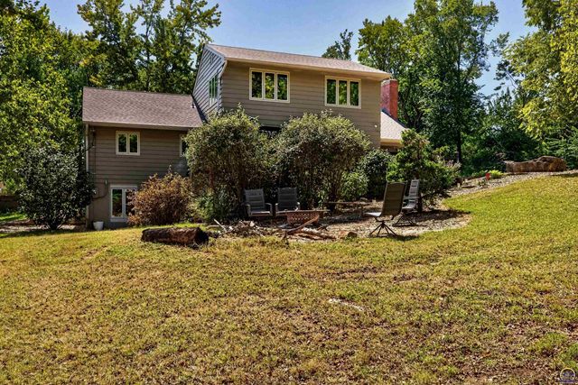 5934 SW 47th ST, Topeka, KS 66610