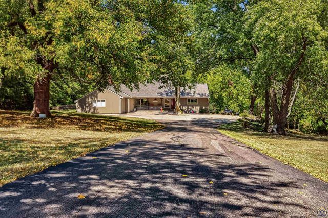 5934 SW 47th ST, Topeka, KS 66610