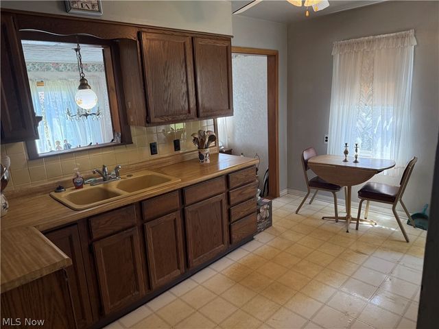 533 Forest Hill Drive, Youngstown, OH 44515