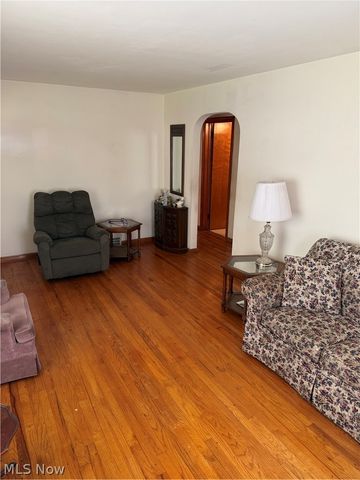 533 Forest Hill Drive, Youngstown, OH 44515