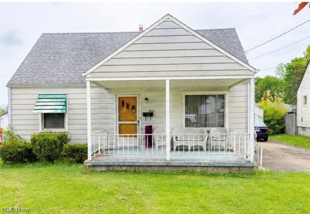 533 Forest Hill Drive, Youngstown, OH 44515