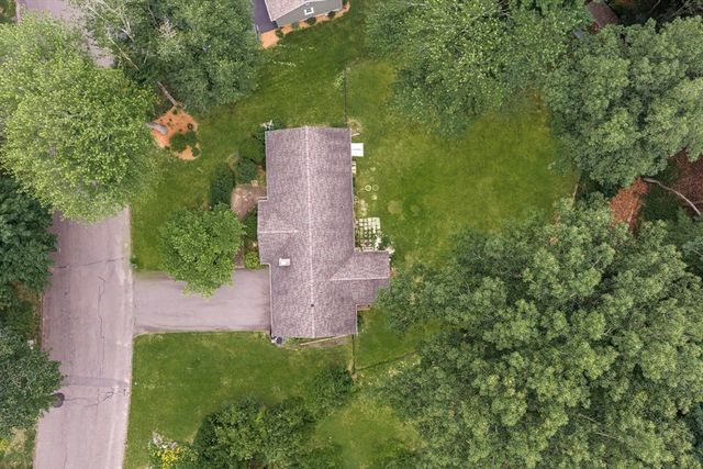 22 Carillon Circle, Easthampton, MA 01027