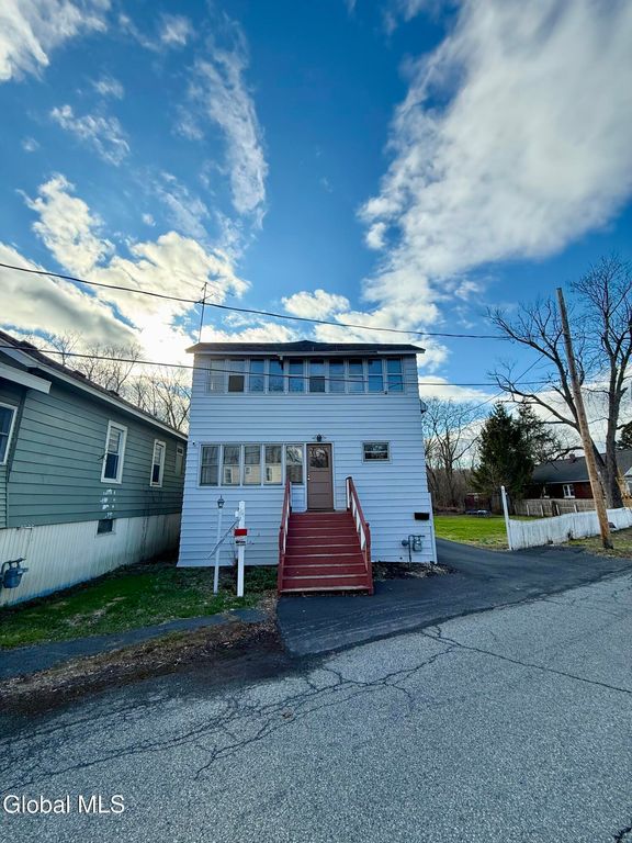 32 Lawrence Street, Watervliet, NY 12189