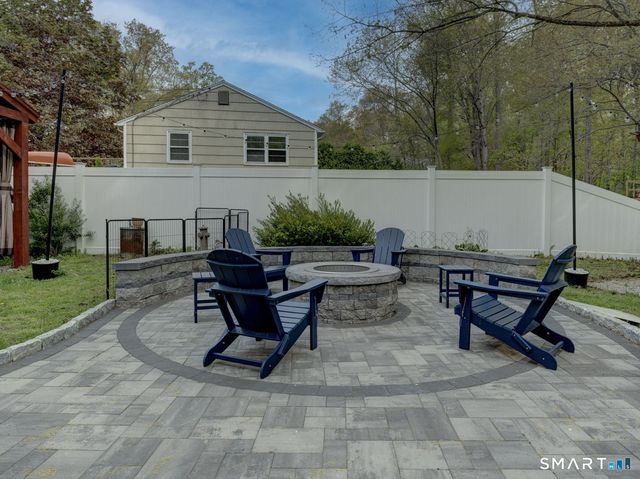 6 Candlewood Drive, East Hampton, CT 06424