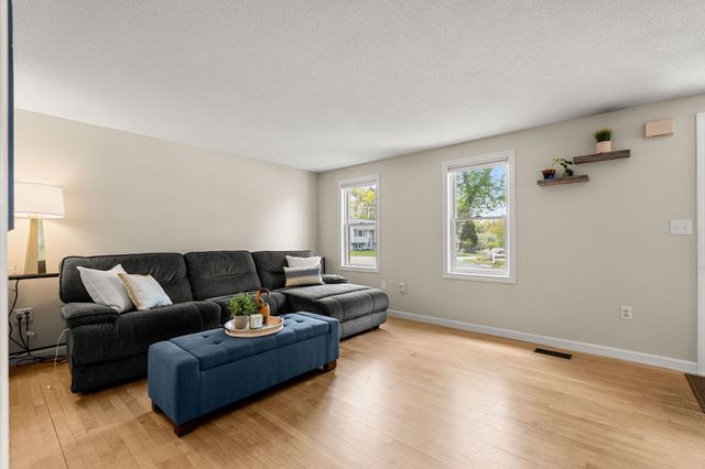 29 Hazel Avenue, Nashua, NH 03062
