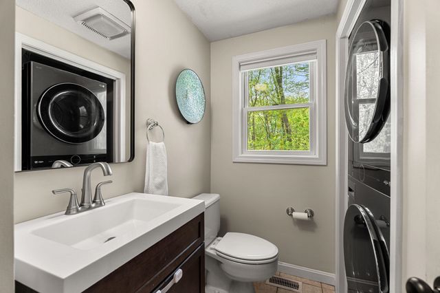 29 Hazel Avenue, Nashua, NH 03062