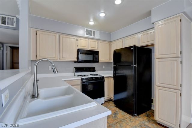 5710 East Tropicana Avenue 2007, Las Vegas, NV 89122