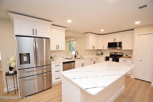 1733 Zaminder Street NW, Palm Bay, FL 32907