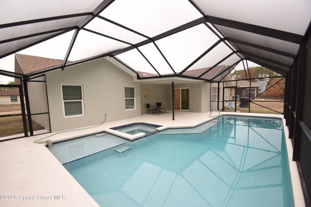 1733 Zaminder Street NW, Palm Bay, FL 32907