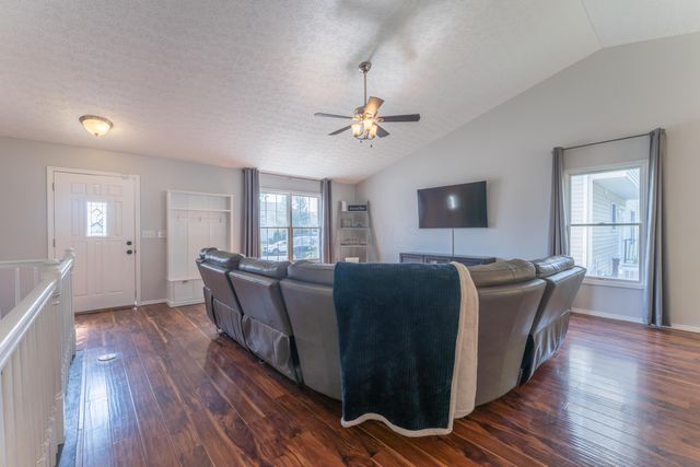 2115 Juneau Way, Grove City, OH 43123