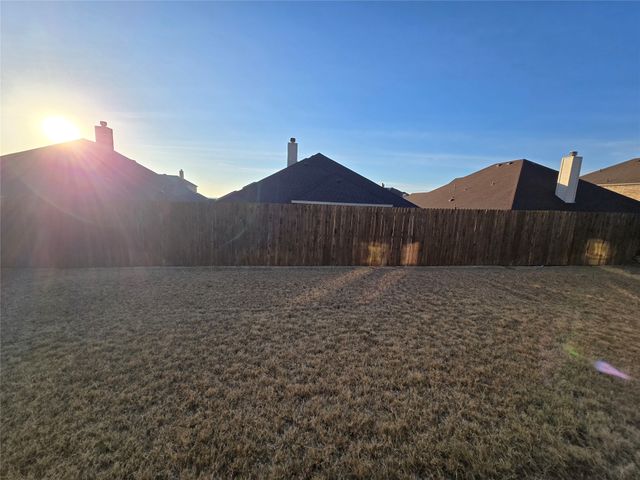 124 Trail Drive, Waxahachie, TX 75165