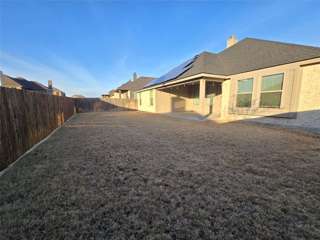 124 Trail Drive, Waxahachie, TX 75165