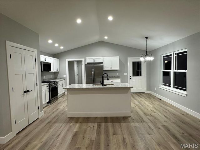 508 Shoshone Drive, Waynesville, MO 65583