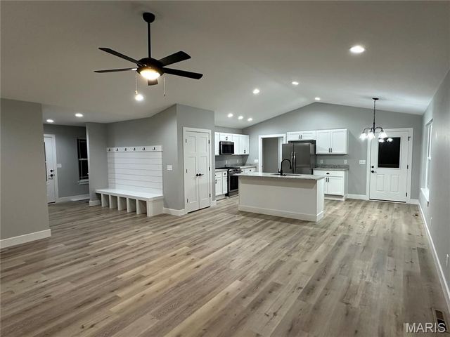 508 Shoshone Drive, Waynesville, MO 65583