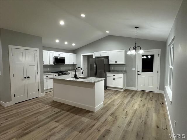 508 Shoshone Drive, Waynesville, MO 65583