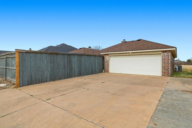 6005 100th Street, Lubbock, TX 79424
