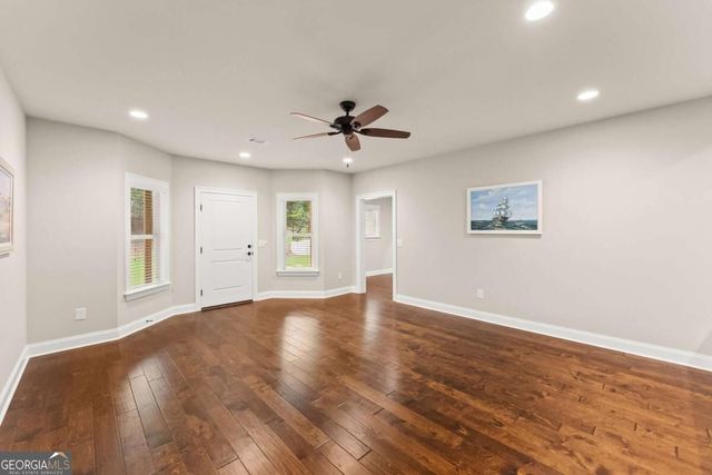 4466 Park Royal Drive, Flowery Branch, GA 30542
