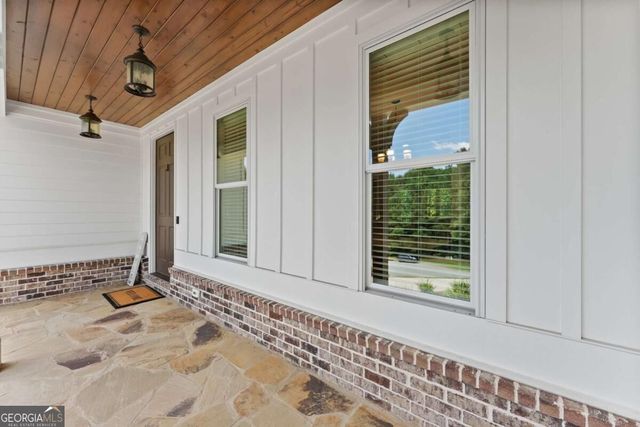 4466 Park Royal Drive, Flowery Branch, GA 30542