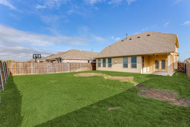 1900 Outpost Creek Lane, Aubrey, TX 76227