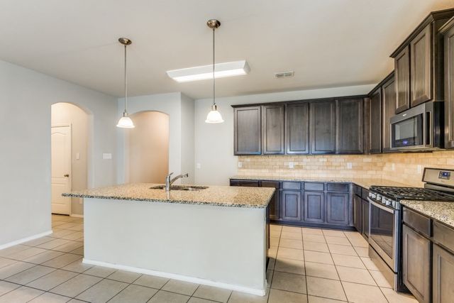 1900 Outpost Creek Lane, Aubrey, TX 76227