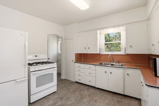 2611 S Monroe St, Spokane, WA 99203