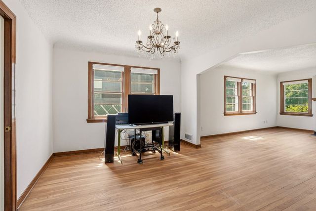 2611 S Monroe St, Spokane, WA 99203