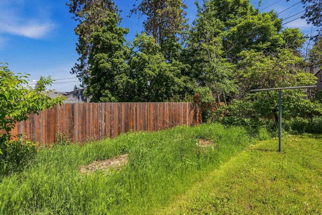 2611 S Monroe St, Spokane, WA 99203