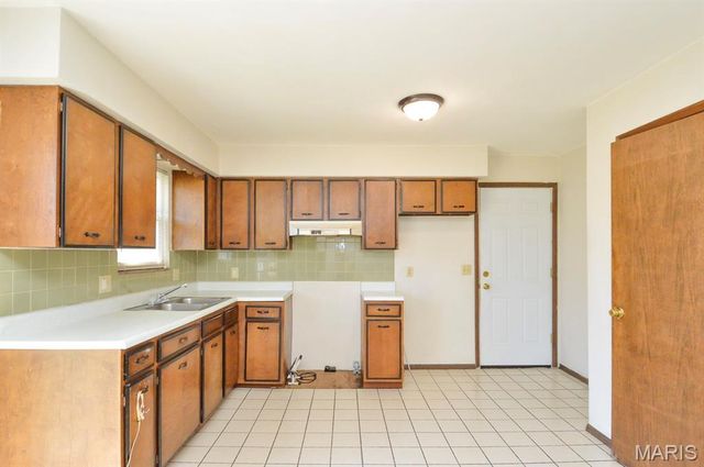 301 W Oak Street, New Baden, IL 62265