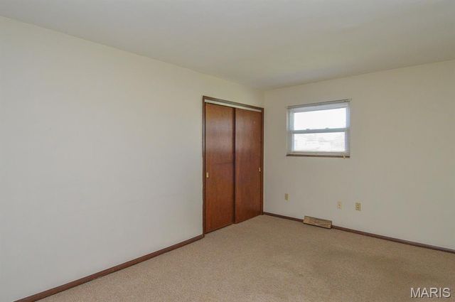 301 W Oak Street, New Baden, IL 62265