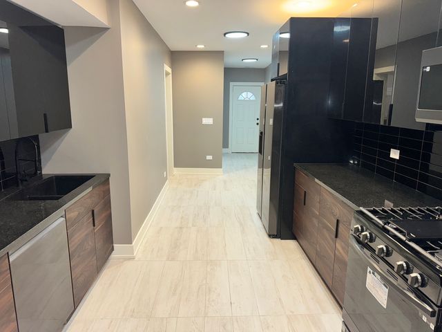 250 E 115th Street, Chicago, IL 60628