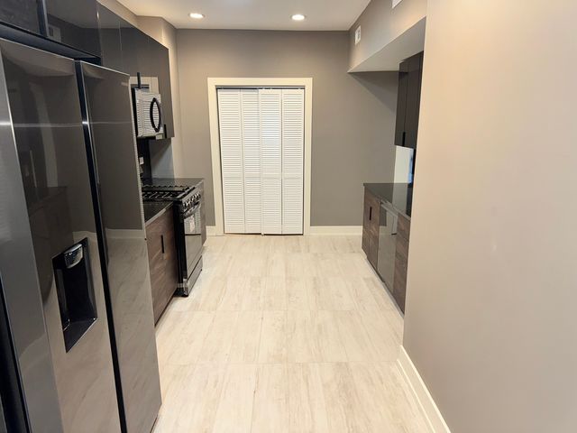 250 E 115th Street, Chicago, IL 60628