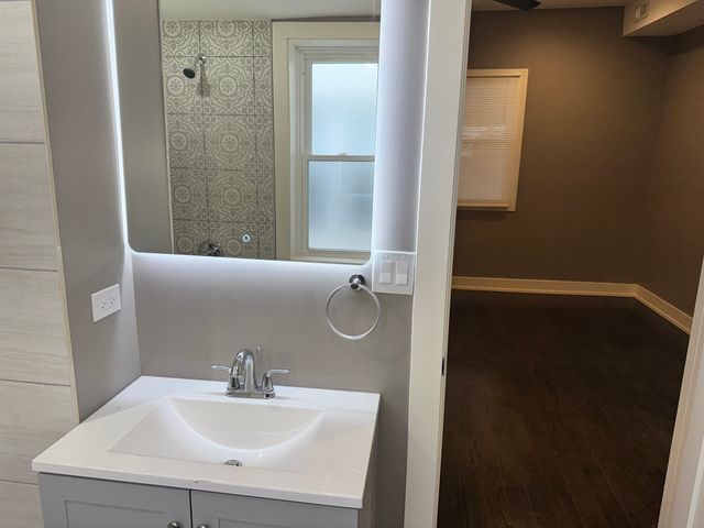 250 E 115th Street, Chicago, IL 60628