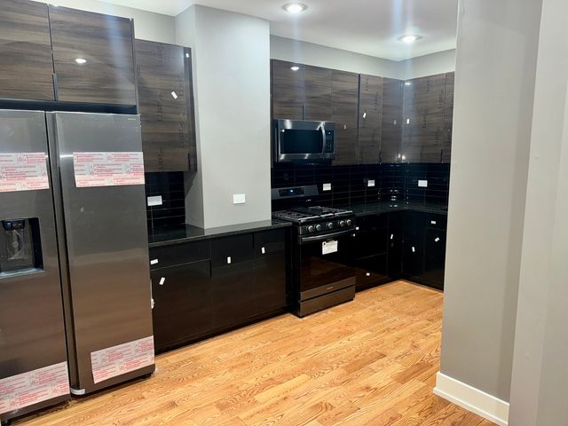 250 E 115th Street, Chicago, IL 60628