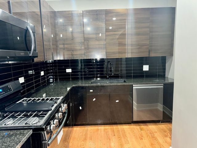 250 E 115th Street, Chicago, IL 60628