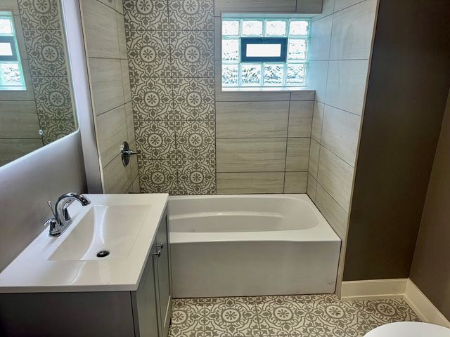 250 E 115th Street, Chicago, IL 60628