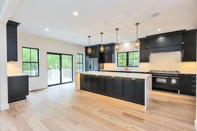 17-4-34 Boiling Kettle Way, Bedford, NH 03110