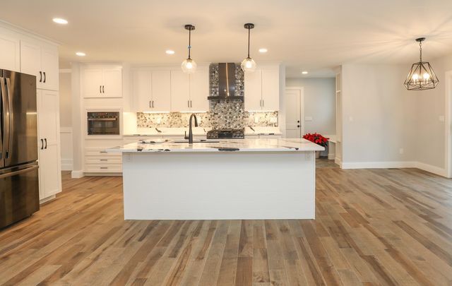 17-4-34 Boiling Kettle Way, Bedford, NH 03110