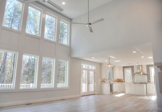 17-4-34 Boiling Kettle Way, Bedford, NH 03110