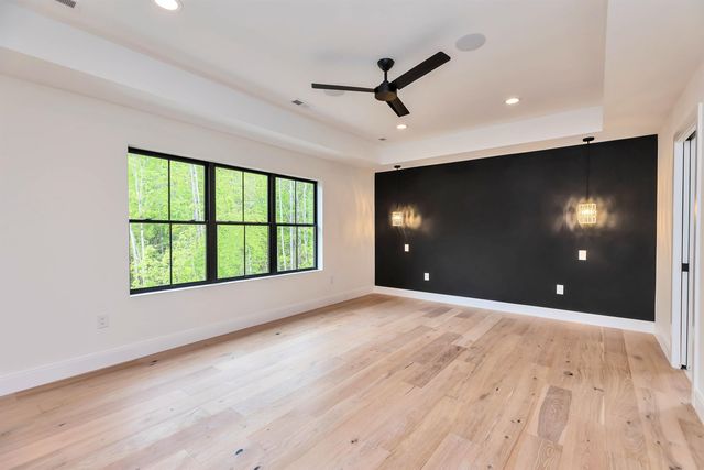 17-4-34 Boiling Kettle Way, Bedford, NH 03110