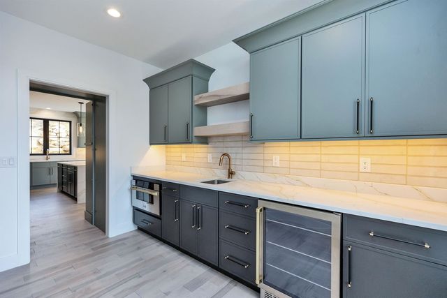 17-4-34 Boiling Kettle Way, Bedford, NH 03110