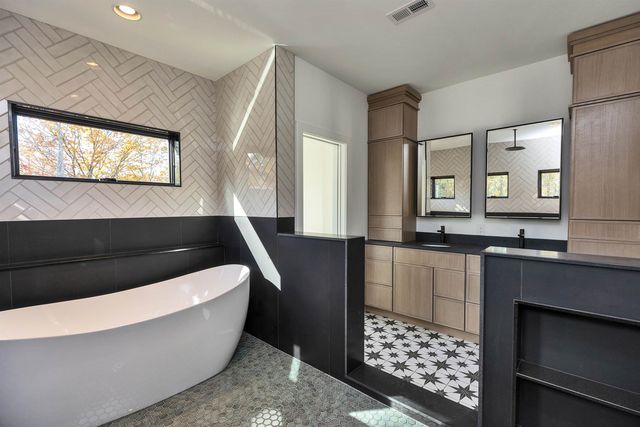 17-4-34 Boiling Kettle Way, Bedford, NH 03110