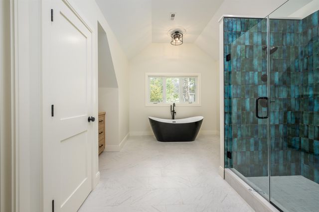 17-4-34 Boiling Kettle Way, Bedford, NH 03110