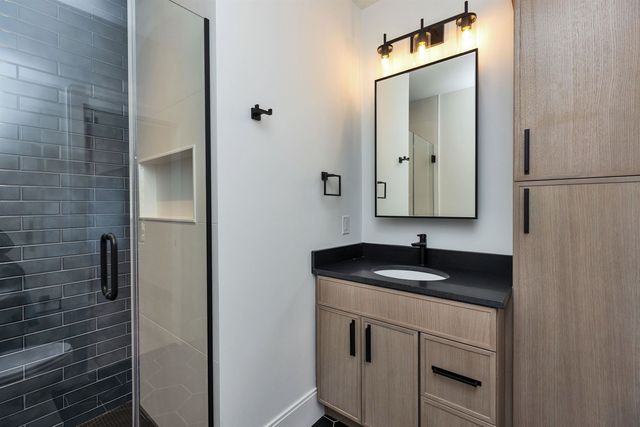 17-4-34 Boiling Kettle Way, Bedford, NH 03110