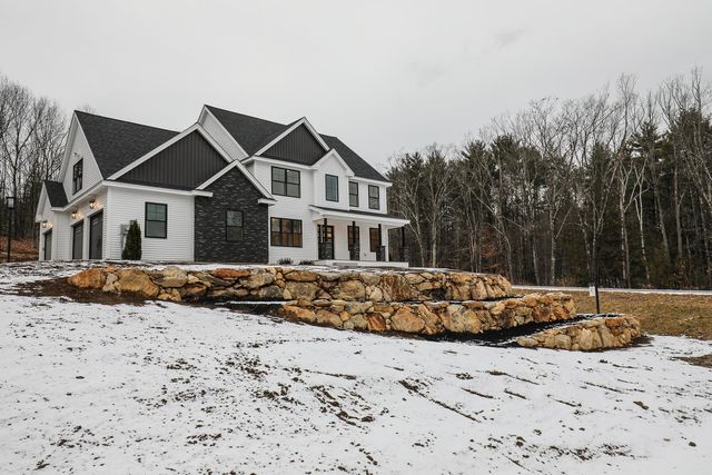 17-4-34 Boiling Kettle Way, Bedford, NH 03110