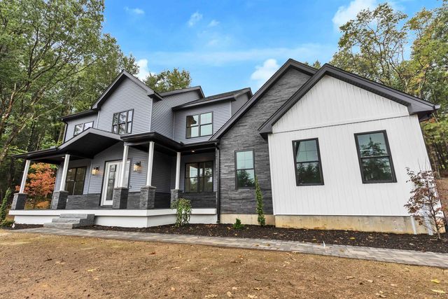 17-4-34 Boiling Kettle Way, Bedford, NH 03110