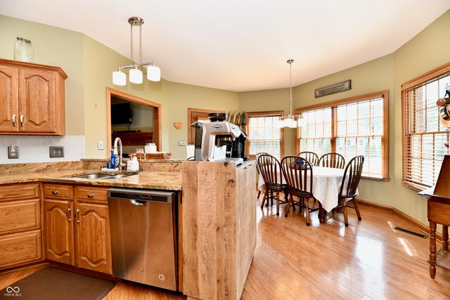355 Connecticut Circle, Indianapolis, IN 46217