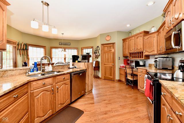 355 Connecticut Circle, Indianapolis, IN 46217