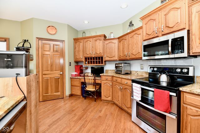 355 Connecticut Circle, Indianapolis, IN 46217