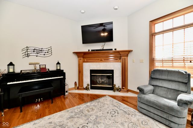 355 Connecticut Circle, Indianapolis, IN 46217